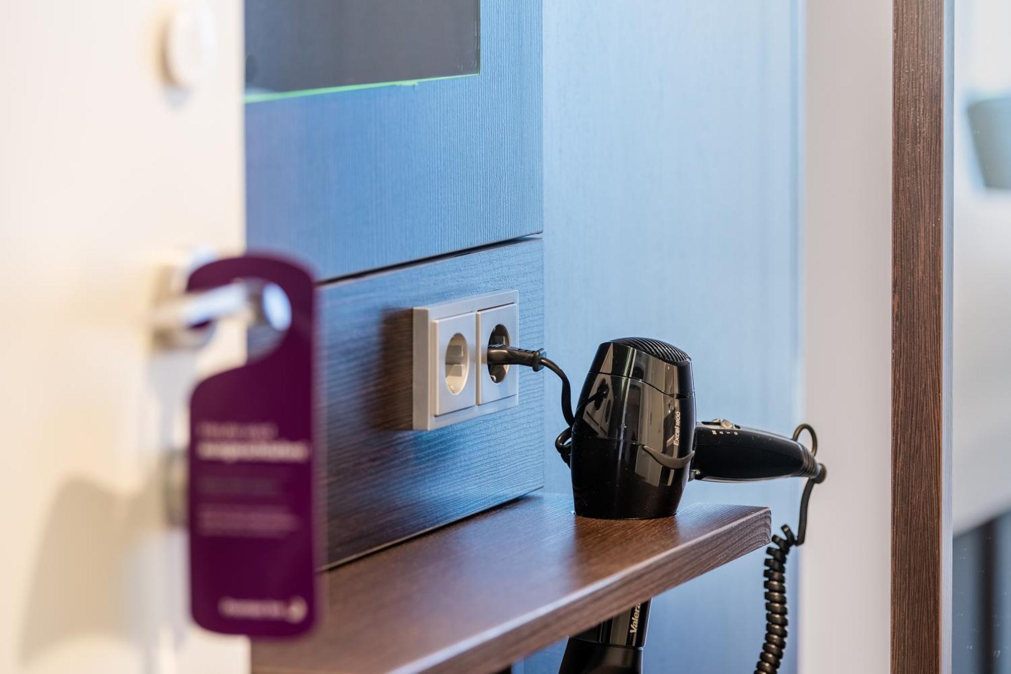 Premier Inn Muenchen Airport Sued Hallbergmoos Exterior foto